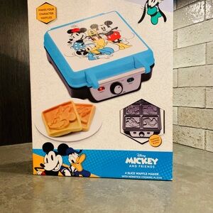 Disney Mickey & Friends 4-Slice Waffle Maker - Blue and White